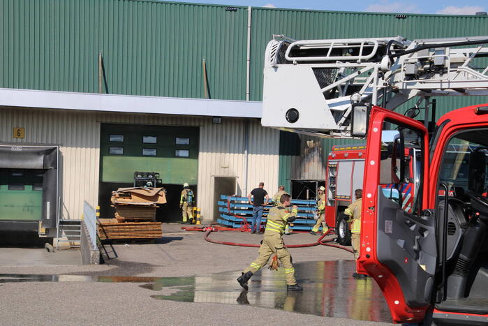 Grote brand in bedrijfsloods