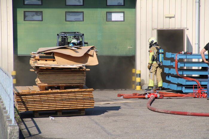Grote brand in bedrijfsloods