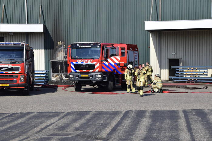 Grote brand in bedrijfsloods