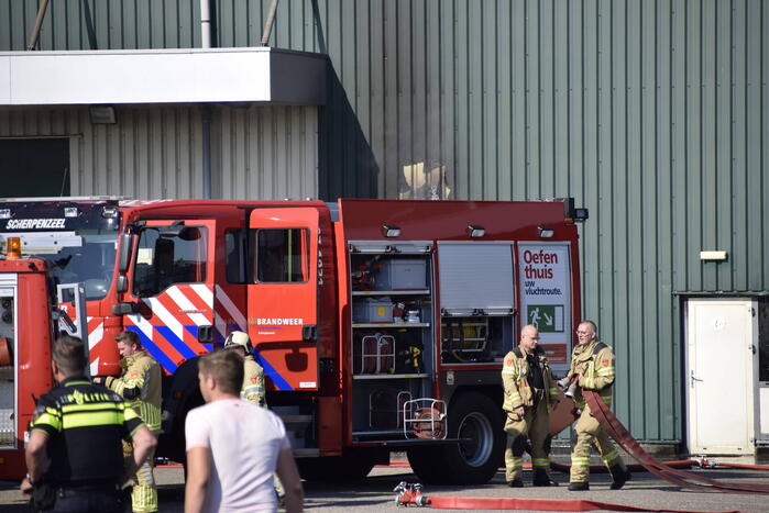 Grote brand in bedrijfsloods
