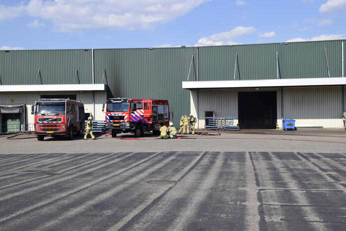 Grote brand in bedrijfsloods