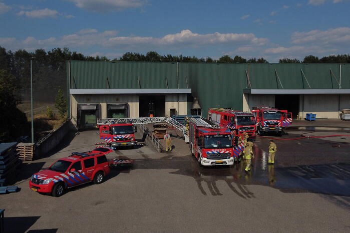 Grote brand in bedrijfsloods