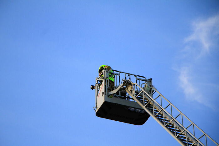Brandweer verricht onderzoek naar brandmelding