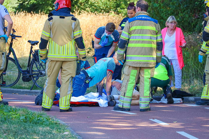 Man loopt hoofdwond op na val van fiets