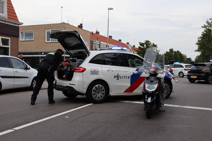 Kindje gewond bij botsing op kruising