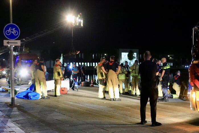 Grote zoekactie nadat auto te water raakt