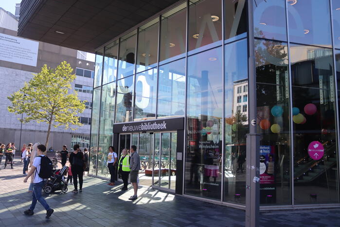 De nieuwe bibliotheek ontruim vanwege brand