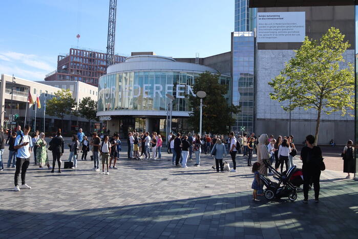 De nieuwe bibliotheek ontruim vanwege brand