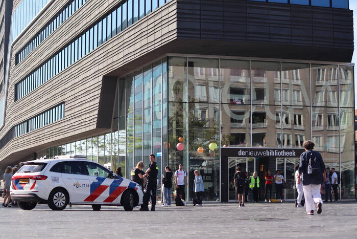 De nieuwe bibliotheek ontruim vanwege brand