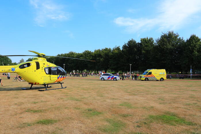 Wielrenner en scooterrijder botsen op fietspad