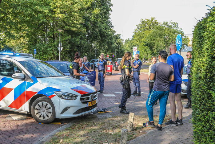 Flinke schade bij botsing tussen auto en bestelbus