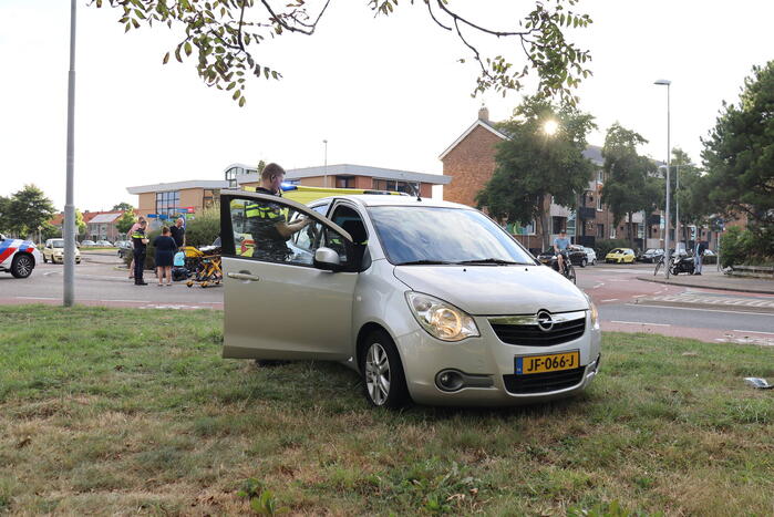 Fietser gewond bij botsing op rotonde