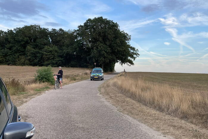 Brandweer ingezet bij kleine brand in bosgebied