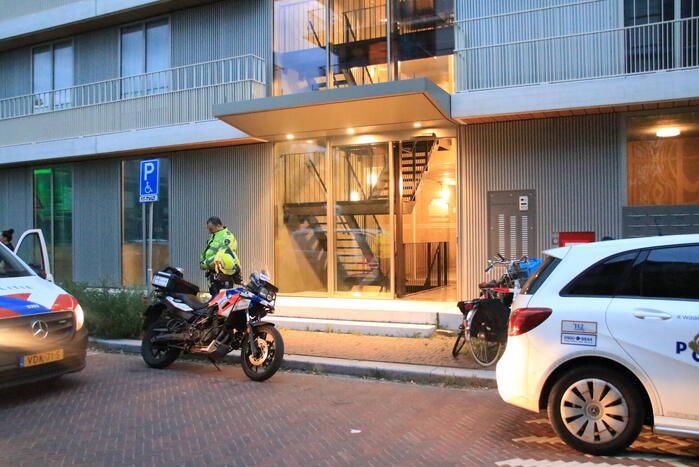 Arrestatieteam ingezet in flatgebouw