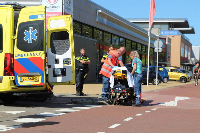 Scooterrijder aangereden door bestelbus