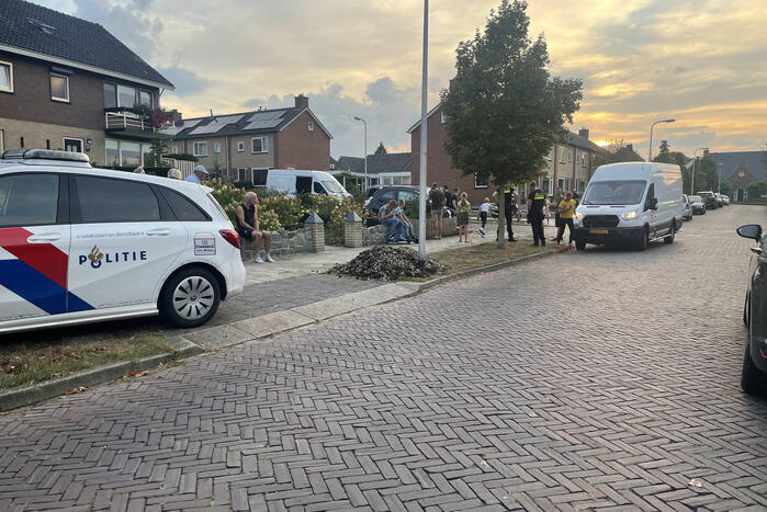 Auto belandt in tuin na aanrijding