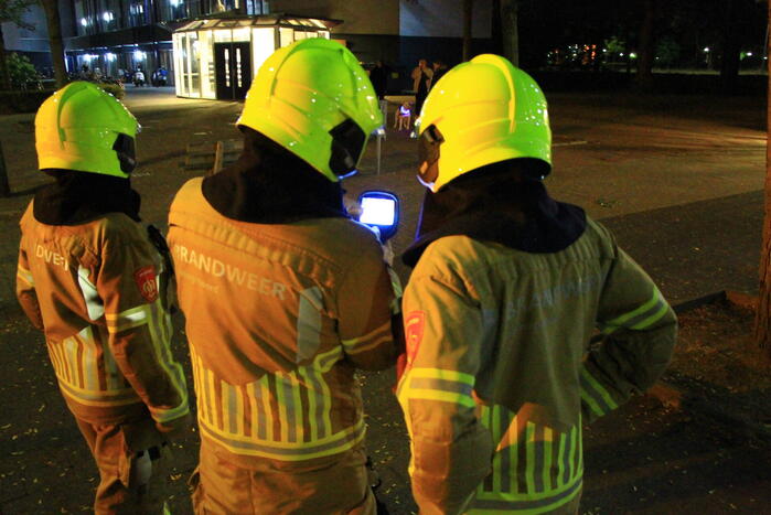 Brandweer doet onderzoek naar hinderlijke brandlucht