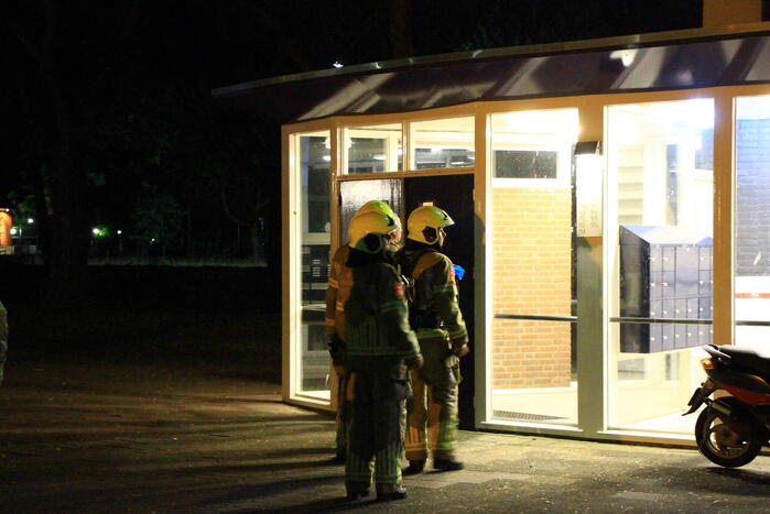Brandweer doet onderzoek naar hinderlijke brandlucht