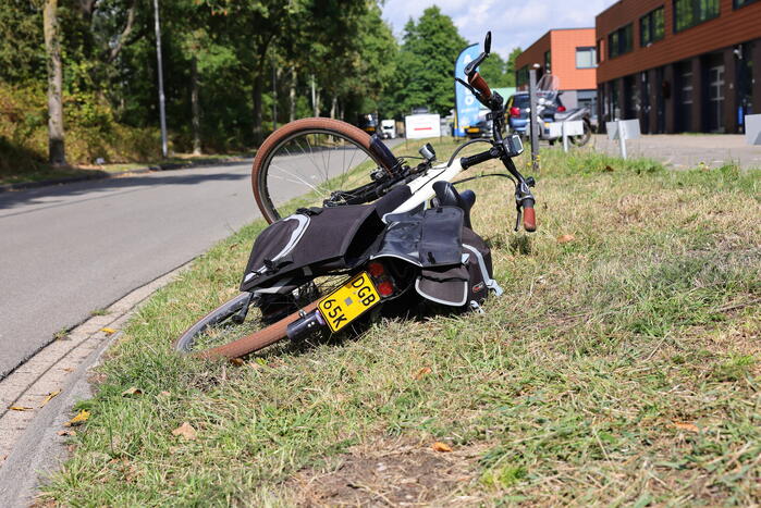 Vrouw op speed pedelec gewond bij botsing