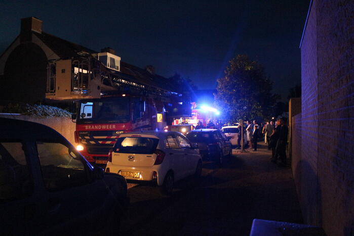 Zolderbrand snel onder controle