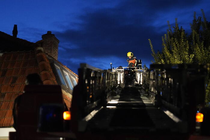 Schoorsteenbrand ontdekt door buren