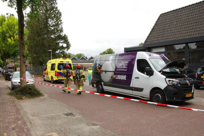 Bestuurder bestelbus raakt onwel door gaslucht