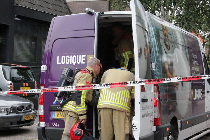 Bestuurder bestelbus raakt onwel door gaslucht