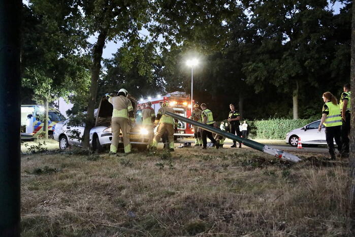 Persoon bekneld na ernstig ongeval