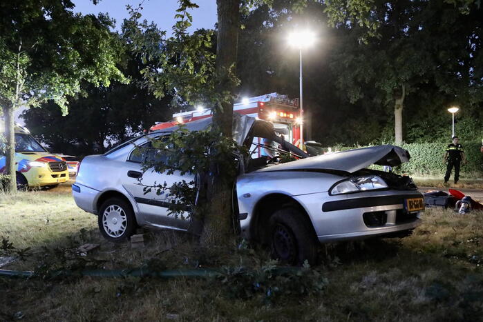 Persoon bekneld na ernstig ongeval