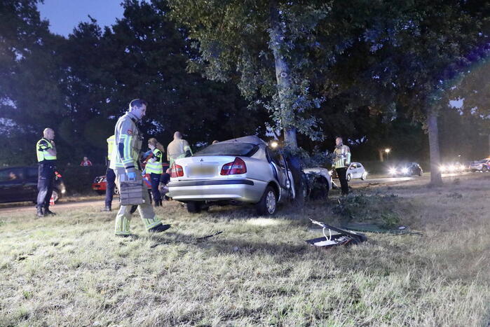 Persoon bekneld na ernstig ongeval