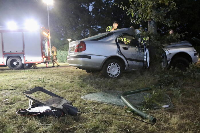 Persoon bekneld na ernstig ongeval