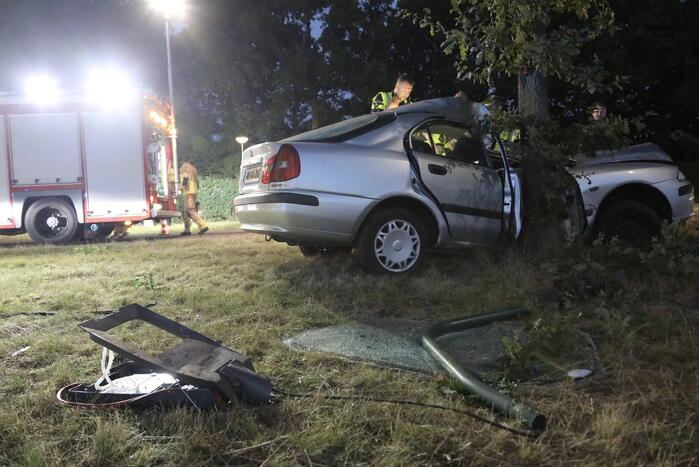 Persoon bekneld na ernstig ongeval
