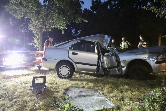 Persoon bekneld na ernstig ongeval