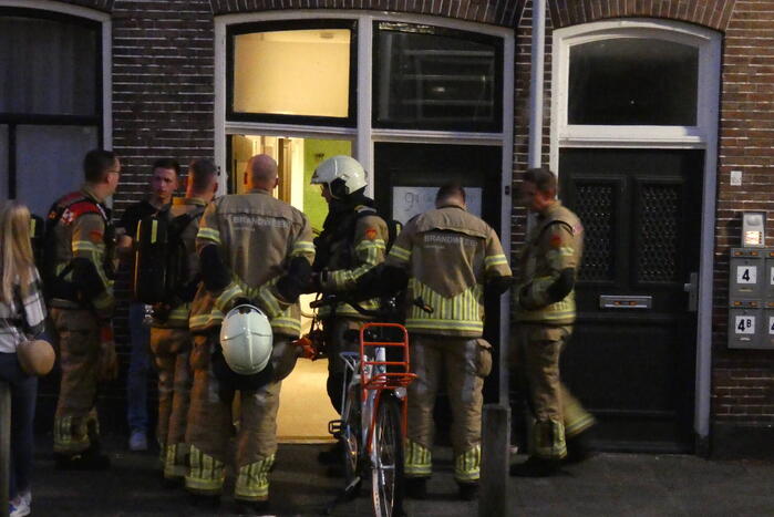 Brandweer verricht metingen naar CO in woning