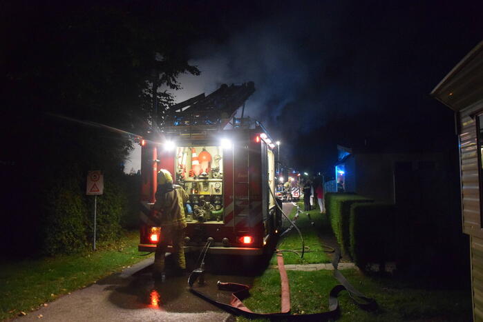 Stacaravan volledig uitgebrand op camping