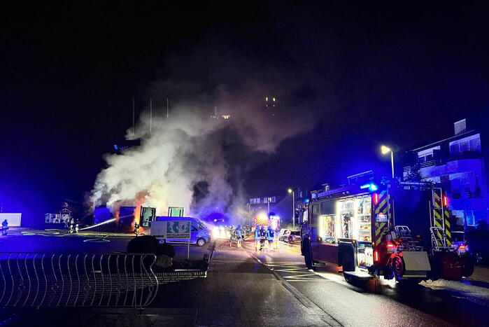 Meerdere trailers verwoest vanwege brand