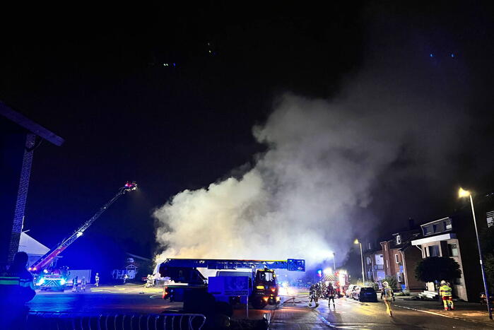 Meerdere trailers verwoest vanwege brand