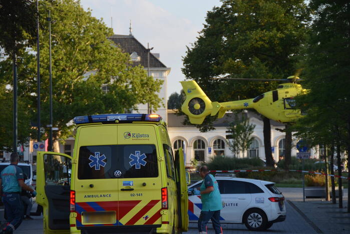 Twee zwaargewonden aangetroffen, één persoon raakt te water