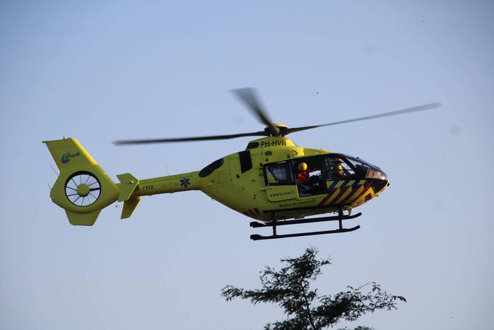 Twee zwaargewonden aangetroffen, één persoon raakt te water