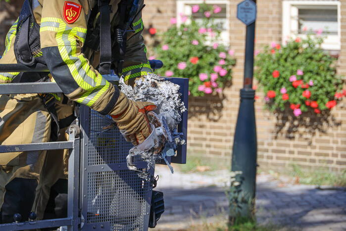 Brand in dakkapel snel onder controle