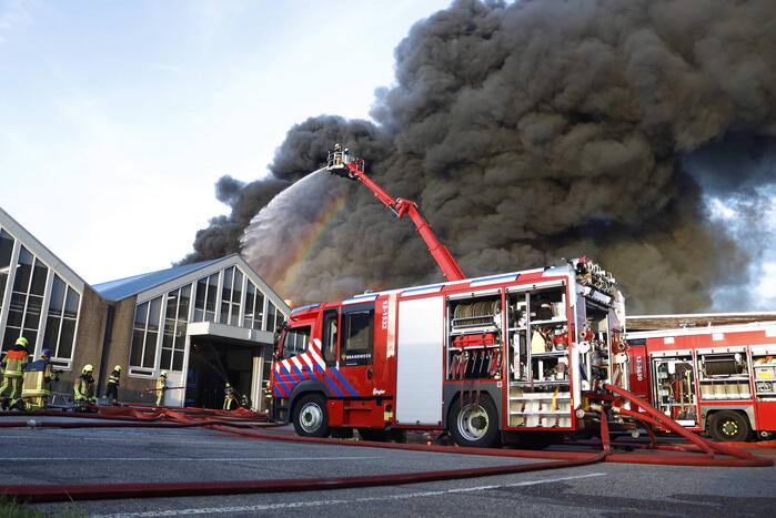 Zeer grote brand in bollenloods