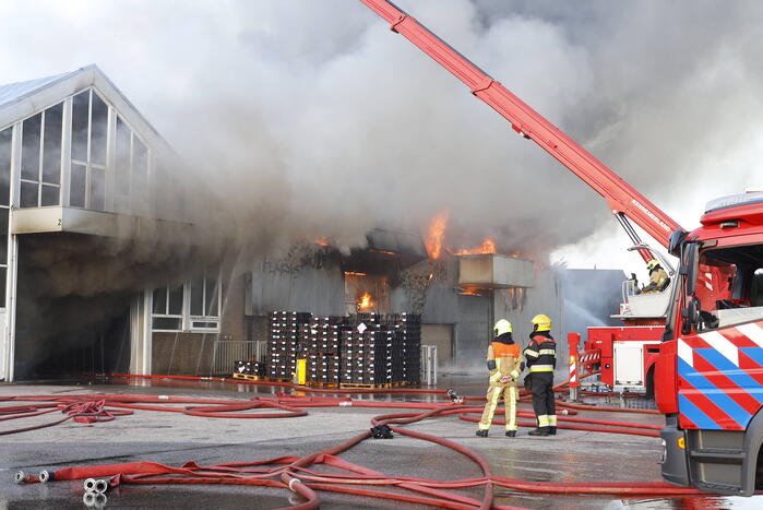 Zeer grote brand in bollenloods