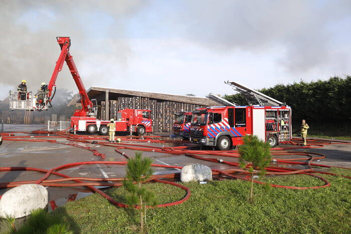 Zeer grote brand in bollenloods