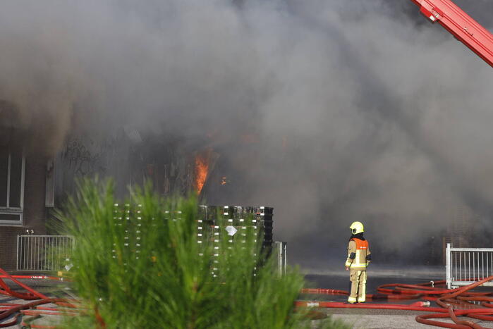 Zeer grote brand in bollenloods