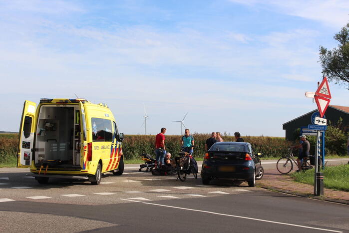 Fietser gewond bij botsing met auto