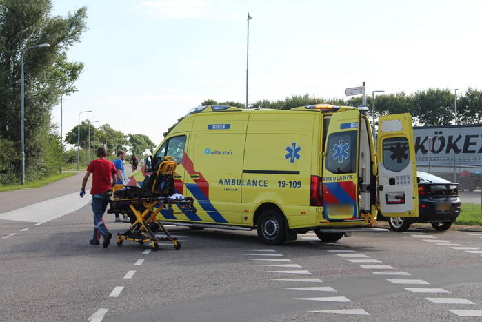 Fietser gewond bij botsing met auto