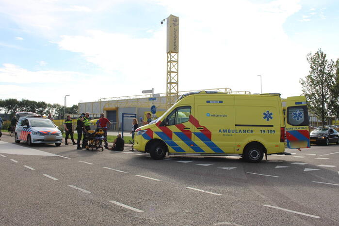 Fietser gewond bij botsing met auto