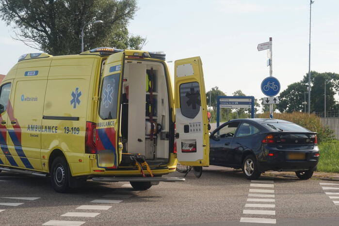 Fietser gewond bij botsing met auto