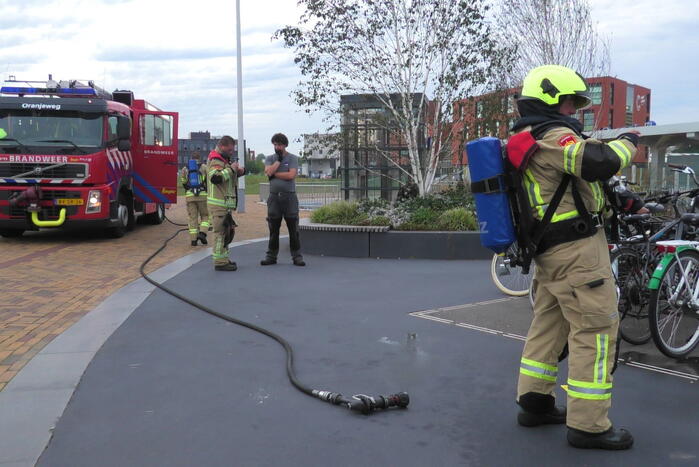 Rieten fietsmand in vlammen opgegaan
