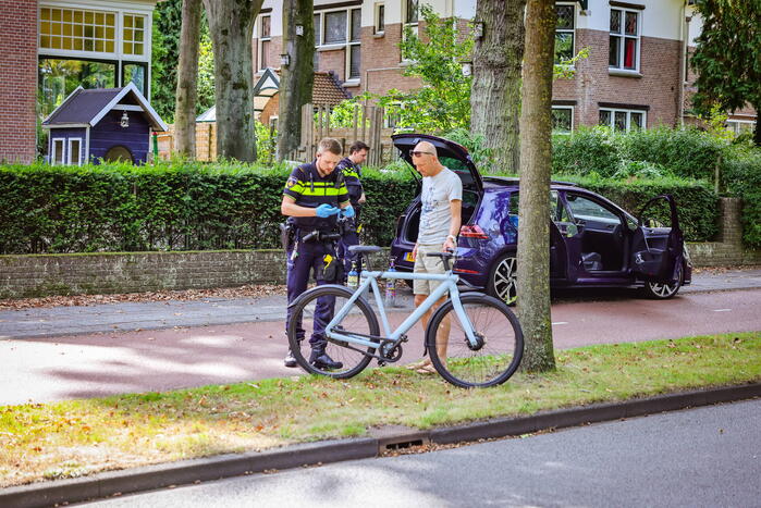 Bestuurder van auto geladen met lachgas ziet fietser over het hoofd